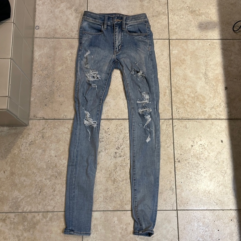 Woman’s size 2 super stretch ripped jeans. X-long